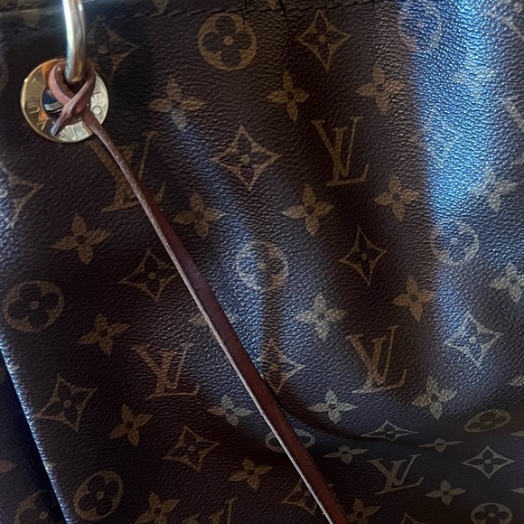Authentic Louis Vuitton Artsy MM - Picture 10 of 10